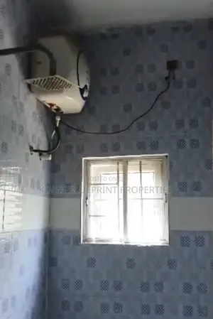 2bdrm Block of Flats in Off Pti Road, Warri for rent