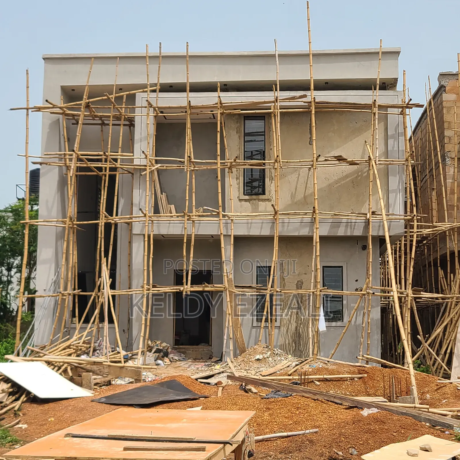 5 Bedrooms Duplex