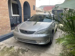 Toyota Camry LE 4dr Sedan (2.4L 4cyl 5A) 2005 Silver
