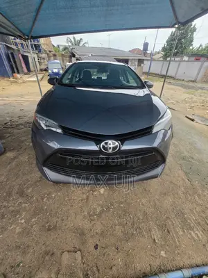 Toyota Corolla LE (1.8L 4cyl 2A) 2018 Blue