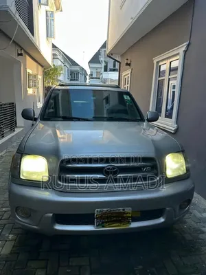 Toyota Sequoia 2002 Silver