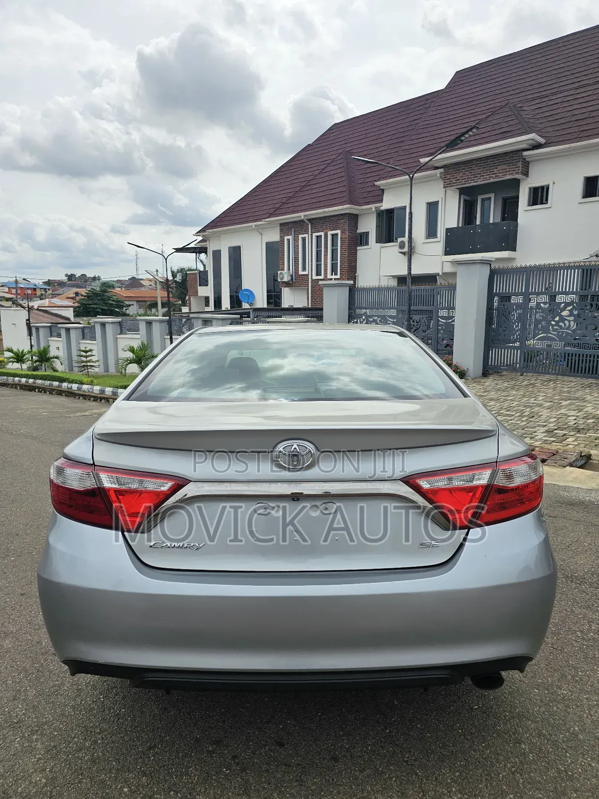 Toyota Camry 2018 Silver