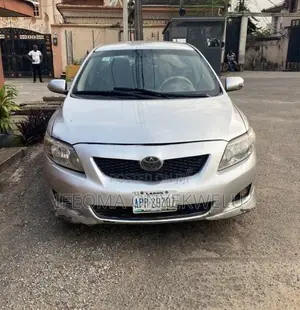 Toyota Corolla 2012 Silver