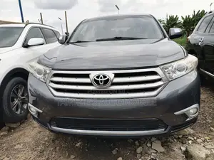 Toyota Highlander Limited 3.5l 4WD 2013 Matt Black