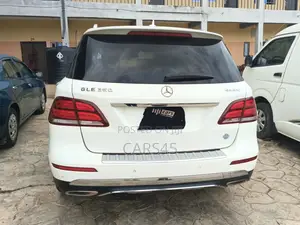 Mercedes-Benz GLE-Class 2016 Off white