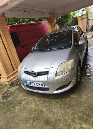 Toyota Auris 2012 Silver