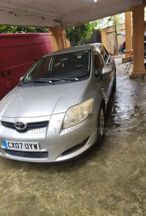 Toyota Auris 2012 Silver