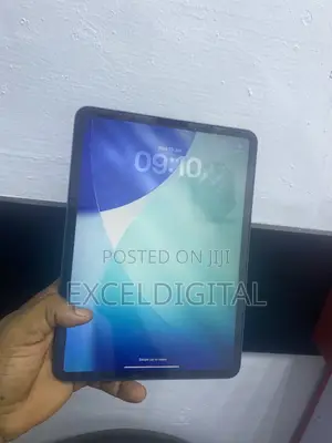 Apple iPad Pro 12.9 (2022) 128 GB Gray