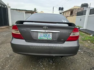 Toyota Camry 2004 Gray