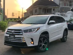 Toyota Highlander XLE V6 4x2 (3.5L 6cyl 6A) 2016 White