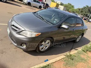 Toyota Corolla LE 4dr Sedan (1.8L 4cyl 4A) 2011 Gray