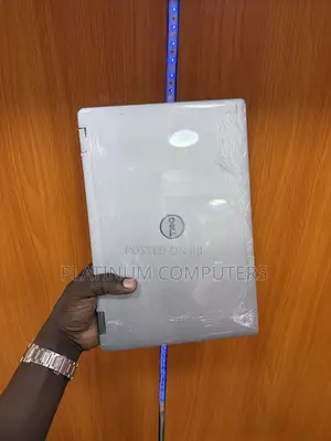 Laptop Dell Latitude 5320 16GB Intel Core i7 SSD 256GB