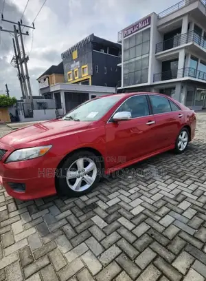 Toyota Camry SE 4dr Sedan (2.5L 4cyl 6A) 2011 Red
