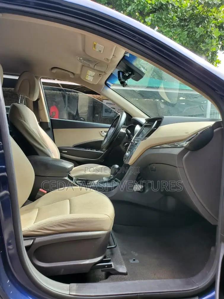Hyundai Santa Fe 2016 Blue