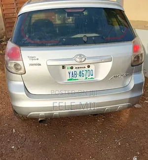 Toyota Matrix Hatchback FWD (1.8L 4cyl 5M) 2005 Silver
