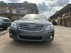 Toyota Camry XLE 4dr Sedan (2.4 4cyl 5A) 2008 Gray