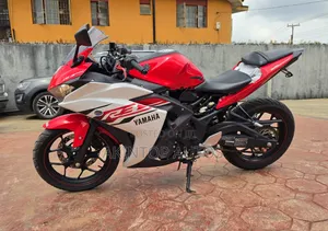 Yamaha YZF-R 2015 Red