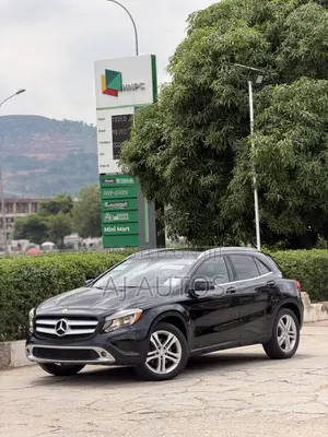 Mercedes-Benz GLA 250 2016 Black