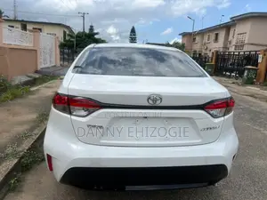 New Toyota Corolla Hybrid LE 2025 White