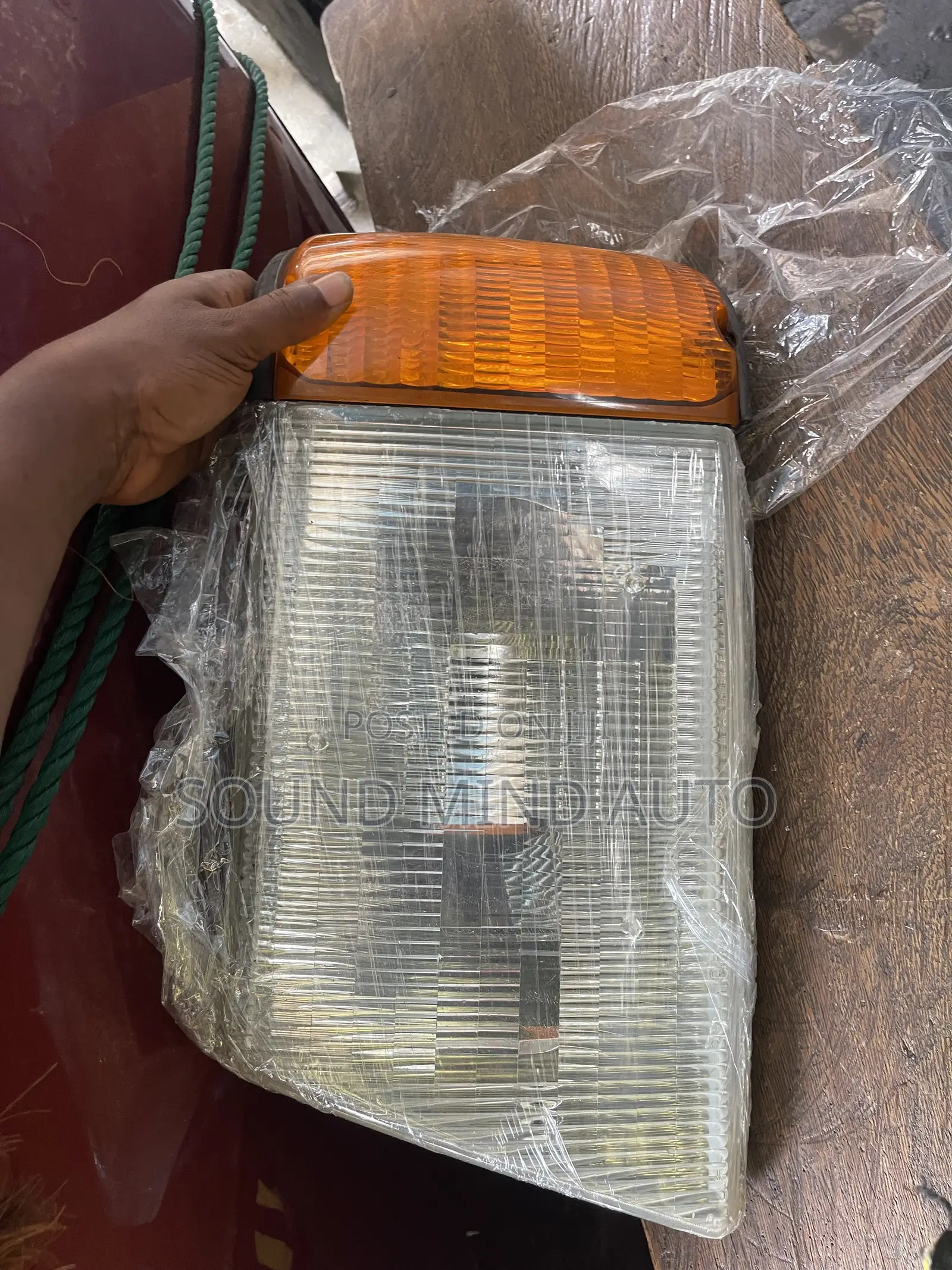 Ford Econline 2003 Model Light and Pointer