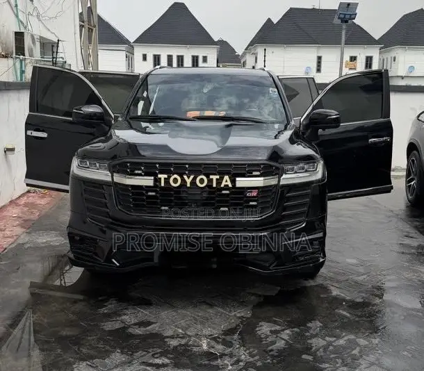Toyota Land Cruiser 2025 Black
