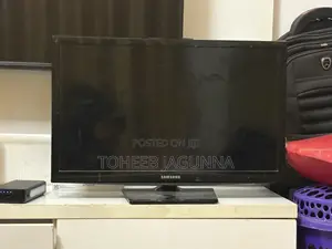 Samsung Tv 24 Inches Few Months Used