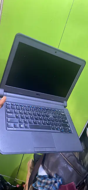 Laptop Dell Latitude 3350 8GB Intel Core i3 HDD 500GB