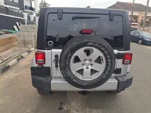 Jeep Wrangler Unlimited Sahara 2011 Silver