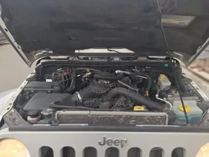 Jeep Wrangler Unlimited Sahara 2011 Silver