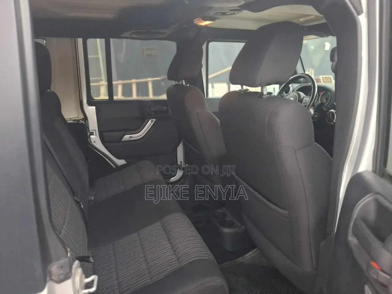 Jeep Wrangler Unlimited Sahara 2011 Silver