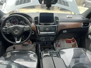 Mercedes-Benz GLE-Class 2019 White