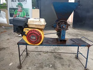 Grinding Machine in Good Condition, Very Strong, Fellow Used