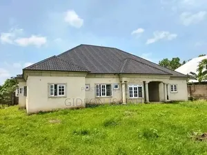 7bdrm Bungalow in Pepsi Junction, Uyo for sale