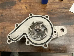 High Quality Certified Complete Brand New Engine Water Pump Benz C45