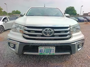 Toyota Hilux Revo Double Cab Petrol 2.7 AWD 2019 White