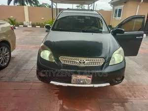 Toyota Matrix XR Hatchback FWD (1.8L 4cyl 4A) 2005 Black