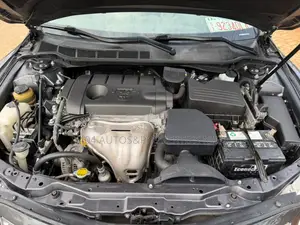 Toyota Camry LE 4dr Sedan (2.5L 4cyl 6A) 2011 Gray