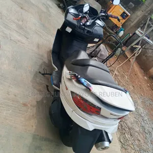 Suzuki 2012 White