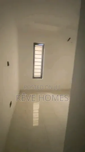 2bdrm Apartment in Millenuim/UPS for rent