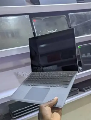 New Laptop Microsoft Surface 16GB Intel Core i7 SSD 256GB