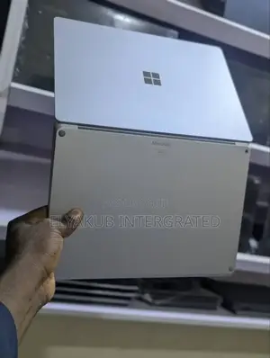 New Laptop Microsoft Surface 16GB Intel Core i7 SSD 256GB