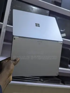 New Laptop Microsoft Surface 16GB Intel Core i7 SSD 256GB