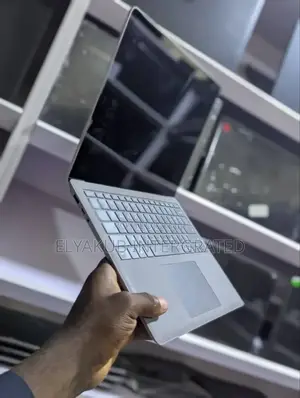 New Laptop Microsoft Surface 16GB Intel Core i7 SSD 256GB