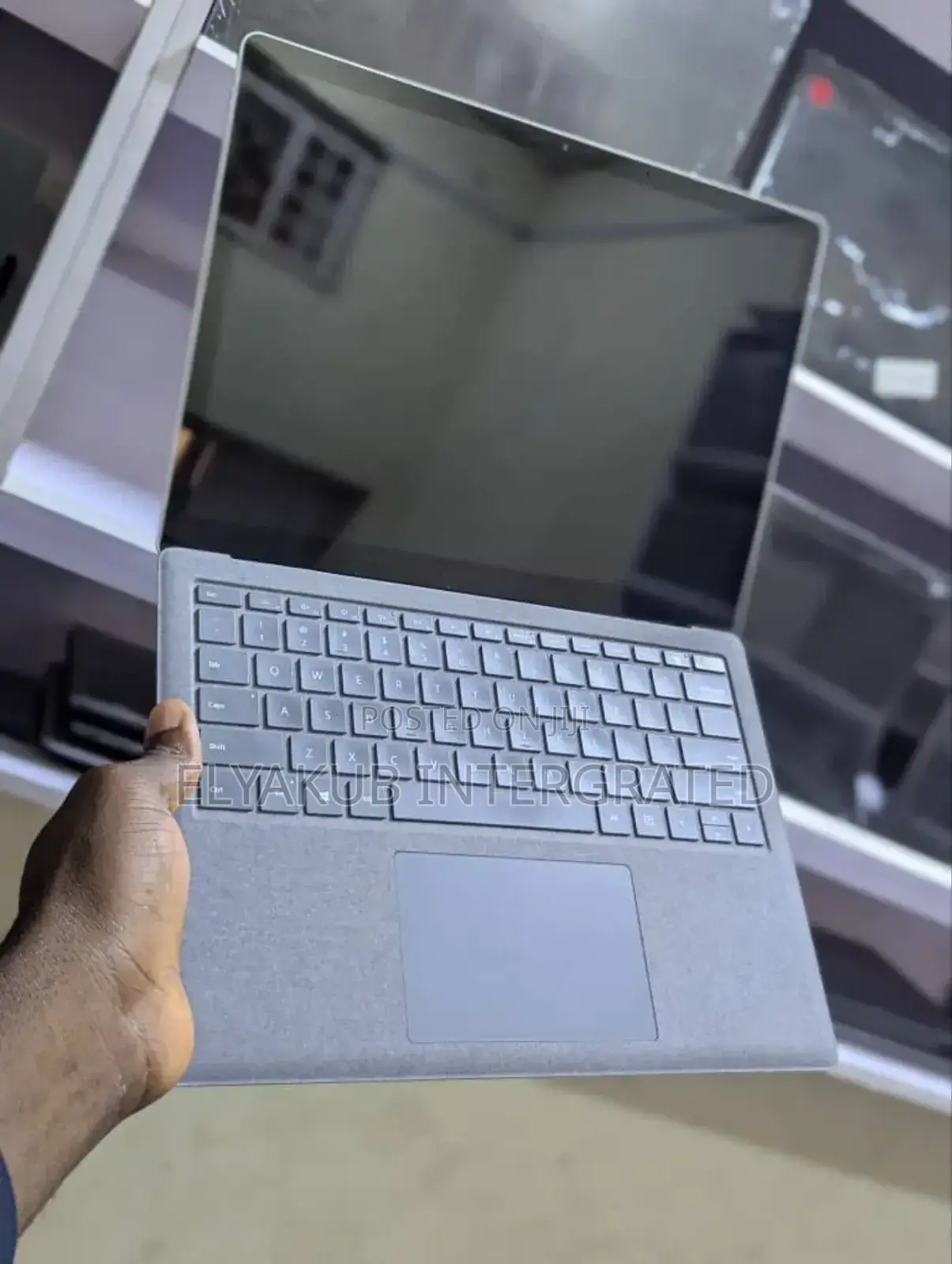 New Laptop Microsoft Surface 16GB Intel Core i7 SSD 256GB