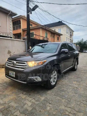 Toyota Highlander SE 2012 Gray