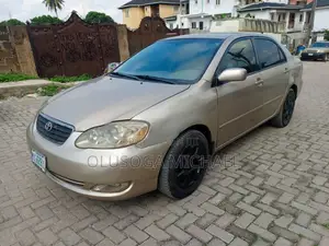 Toyota Corolla 2004 Gold