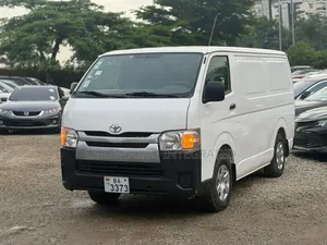Toyota HiAce 2017 White