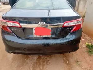 Toyota Camry SE Sport 4dr Sedan w/Prod. End 11/13 (2.5L 4cyl 6A) 2014
