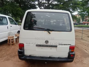 Volkswagen Transporter 2000 White