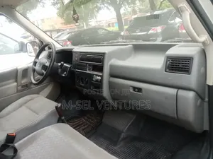 Volkswagen Transporter 2000 White